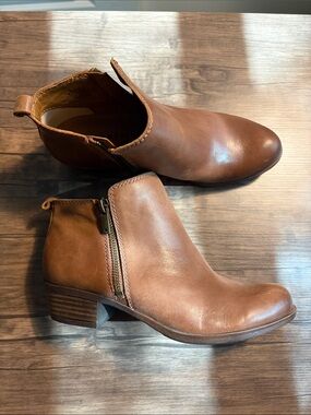 Women’s Lucky Brand Tan Leather Ankle Booties with Side Zip